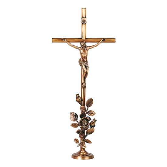Immagine di Crocifisso in bronzo su croce decorata con bocciolo di rose