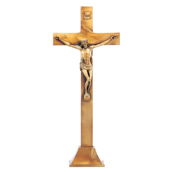 Imagen de Crucifijo de bronce sobre cruz rectangular con base cuadrada