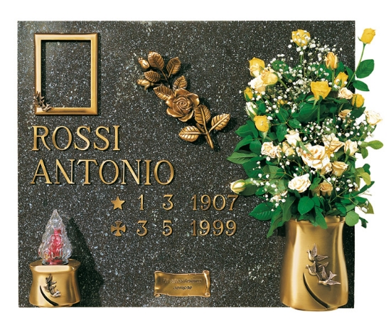 Image sur Proposition de pierre tombale - Idria Volo Bronze Ligne - Décoration avec colombes - Vase avec cadre de lampe à fleurs - Lettres romaines