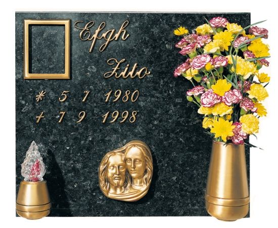 Image sur Proposition de pierre tombale - Ligne Bronze Cotile - Cadre photo lampe vase à fleurs - Plaque Pieta - Lettres italiques