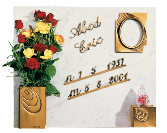 Image sur Proposition de pierre tombale - Ligne Source Bronze poli - Vase à fleurs, lampe votive et cadre - Lettres italiques
