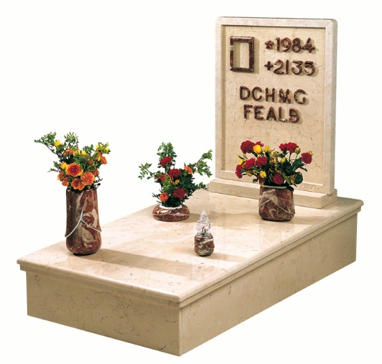 Image sur Proposition de sépulture - Ligne Vittoria Porcelaine Rouge France - Lampe votive, vase et vase à fleurs au sol - Cadre photo et lettres murales
